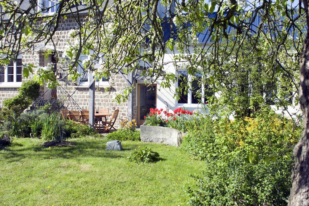 La Nesliere Chambres D'Hotes Bio Saint-Symphorien-des-Monts Eksteriør billede