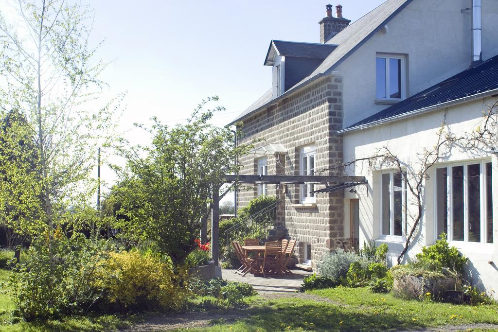 La Nesliere Chambres D'Hotes Bio Saint-Symphorien-des-Monts Eksteriør billede