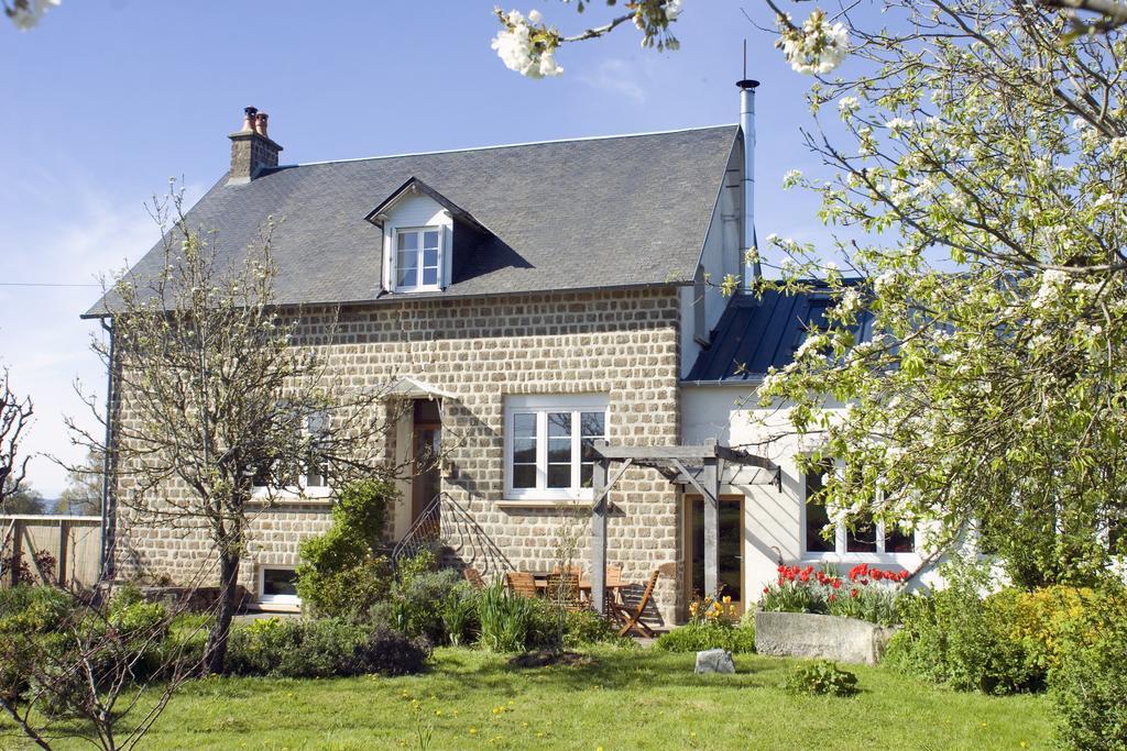 La Nesliere Chambres D'Hotes Bio Saint-Symphorien-des-Monts Eksteriør billede